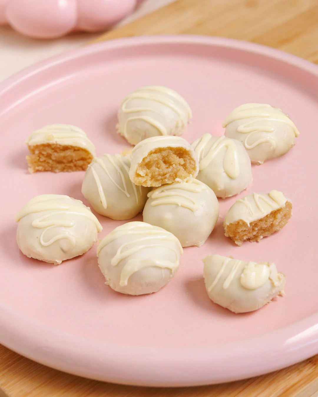 Collagen Salted Caramel White Hot Chocolate - Image 7